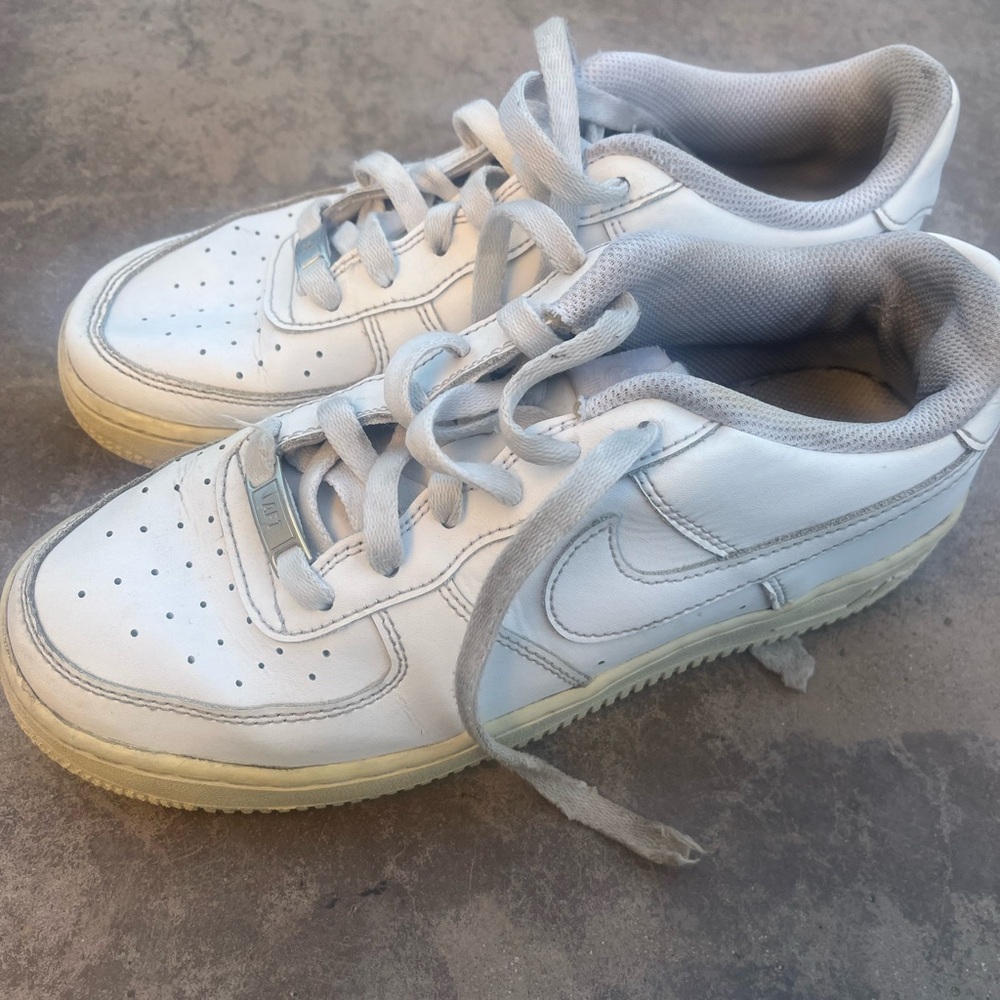 Nike Air Force one size 7Y or size 9 womans - Picture 3 of 8